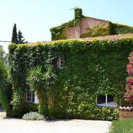 Holiday home La Pierre Plantee A 4 Km De La Mer *